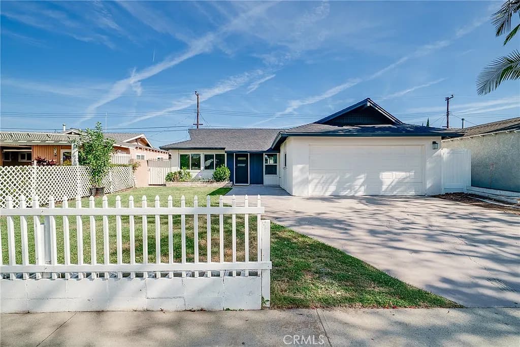 11439 205th St, Lakewood